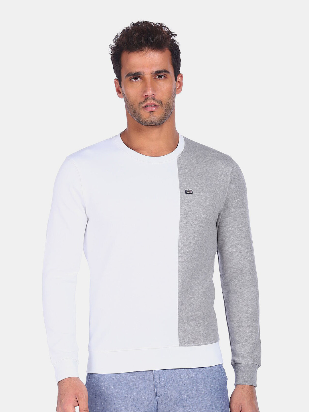 

Arrow Sport Men White Colourblocked Sweatshirt