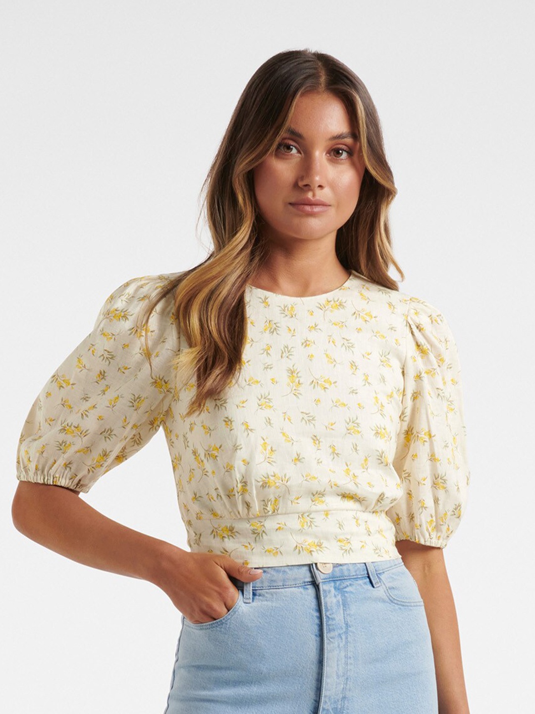

Forever New Beige Floral Print Linen Crop Top