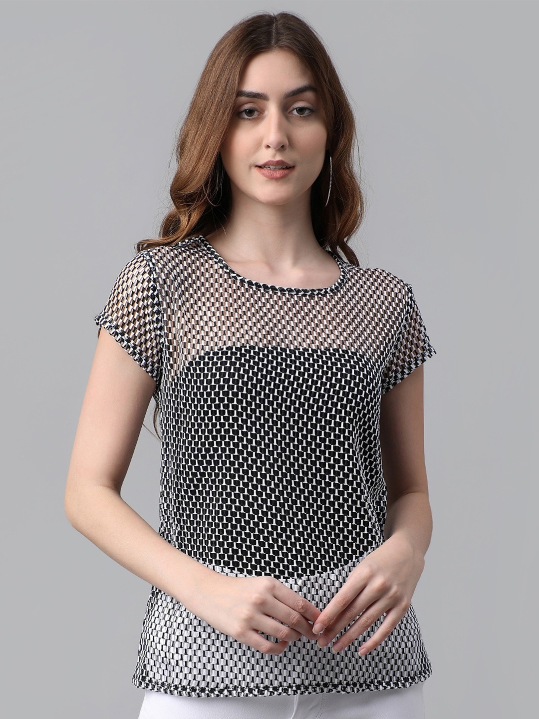 

Darzi Black & White Top