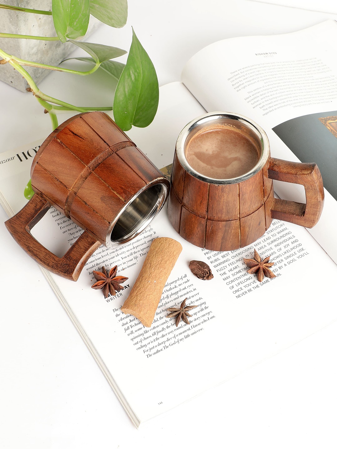 

NURTURE INDIA Set of 2 Brown Textured Stainless Steel Matte Cups