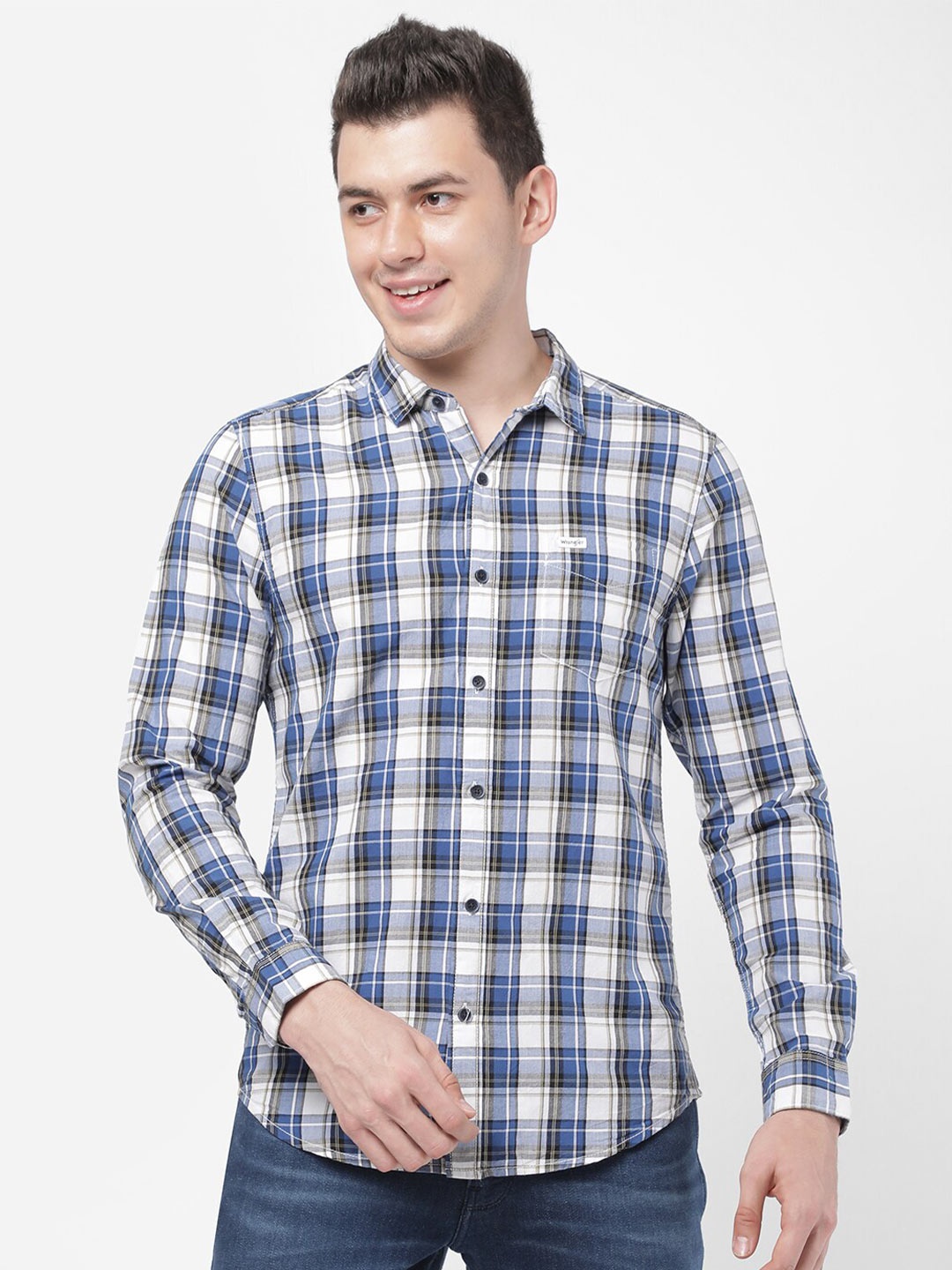 

Wrangler Men Blue & White Slim Fit Tartan Checked Cotton Casual Shirt