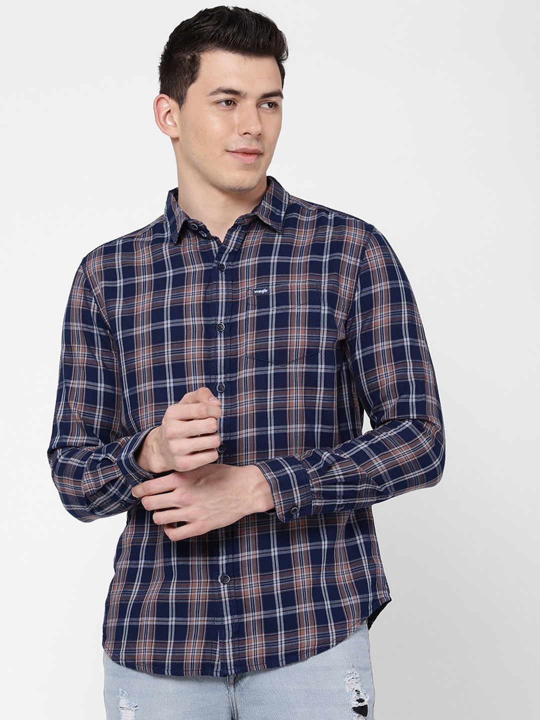 

Wrangler Men Blue Checked Casual Shirt