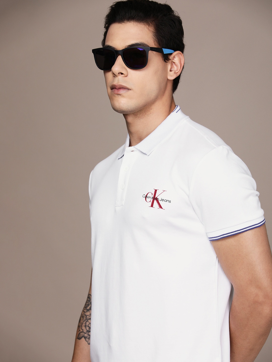 

Calvin Klein Jeans Men White Brand Logo Polo Collar Pure Cotton Slim Fit T-shirt