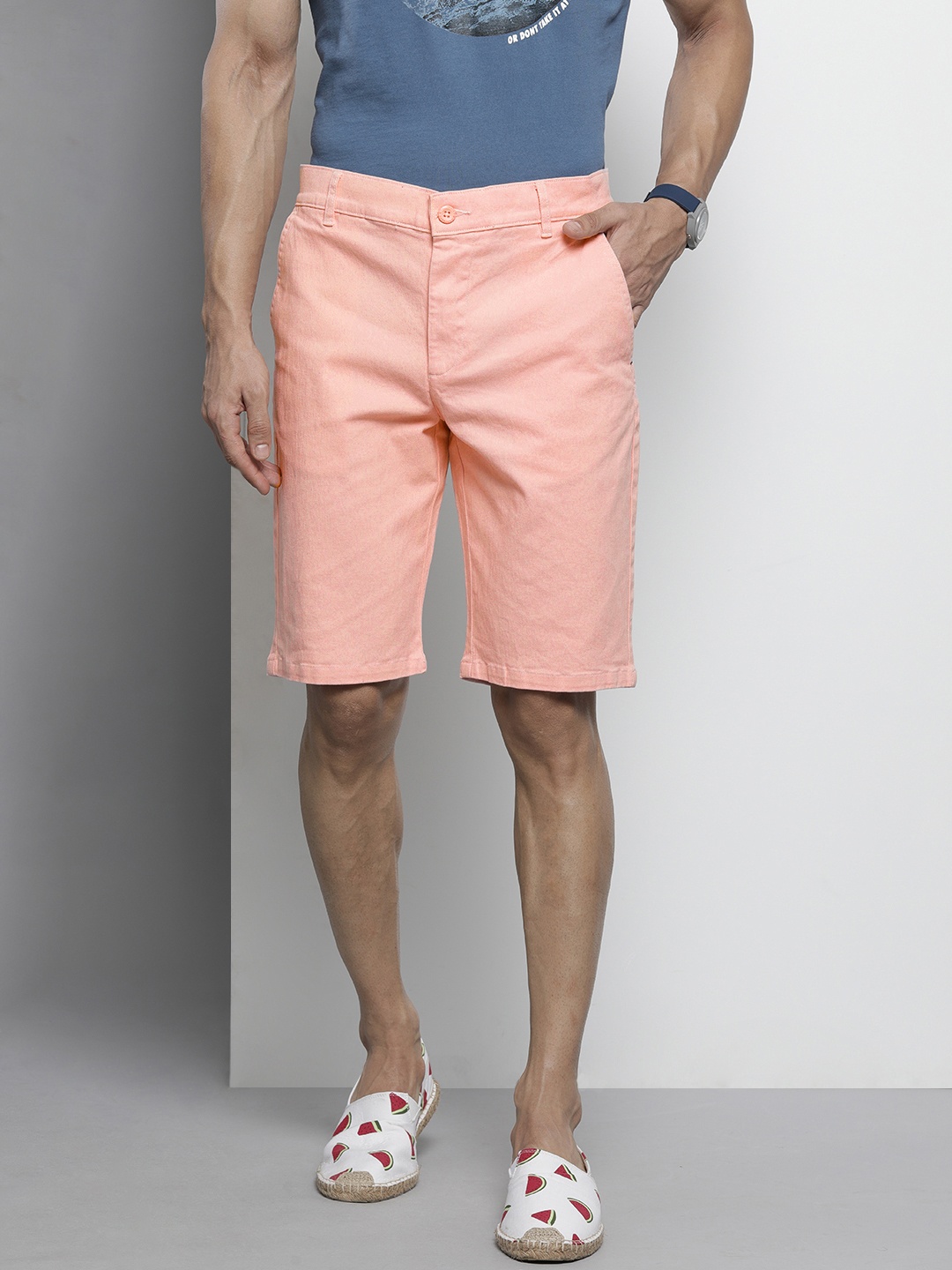 

The Indian Garage Co Men Pink Solid Slim Fit Denim Shorts