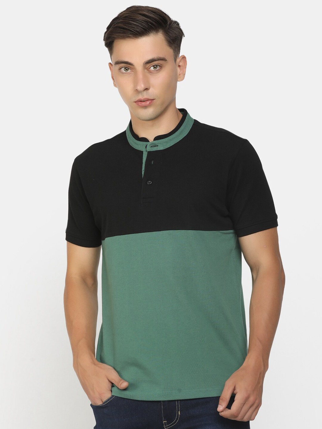 

Cherokee Men Black & Green Colourblocked Mandarin Collar Cotton T-shirt