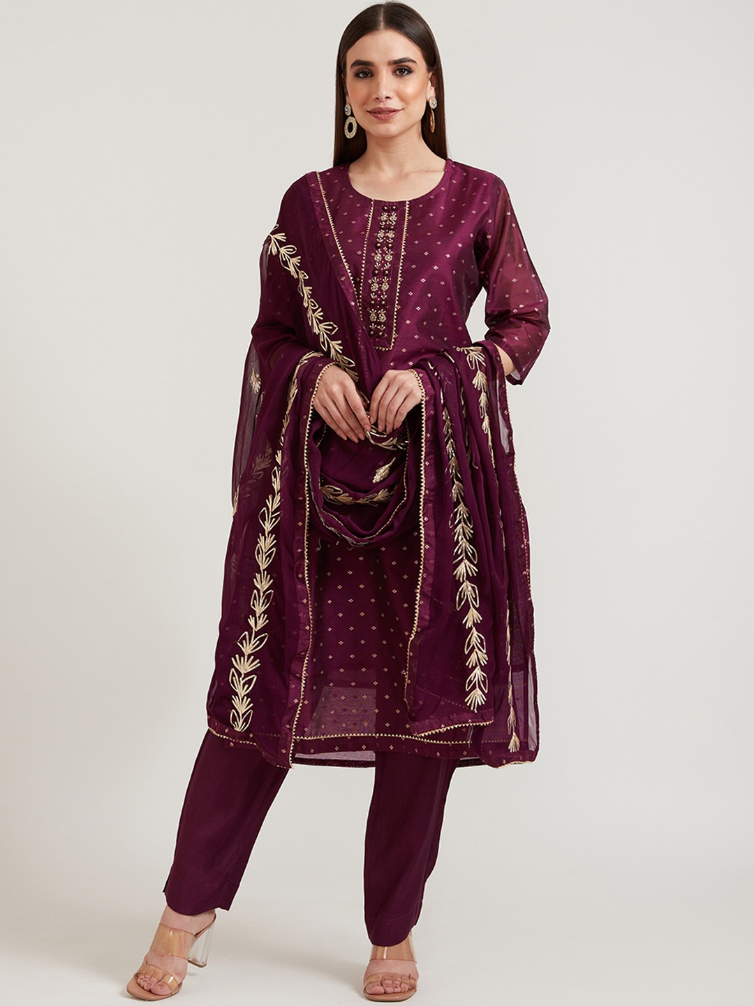 

Neerus Women Lavender & Gold Floral Printed Kurta with Trousers & With Dupatta