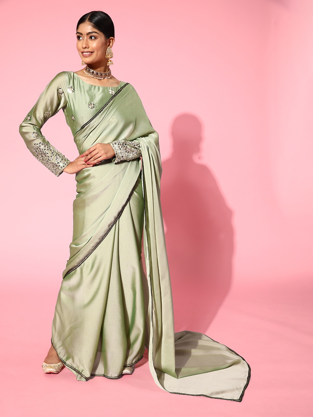 

Inddus Solid Saree with Embroidered border, Green