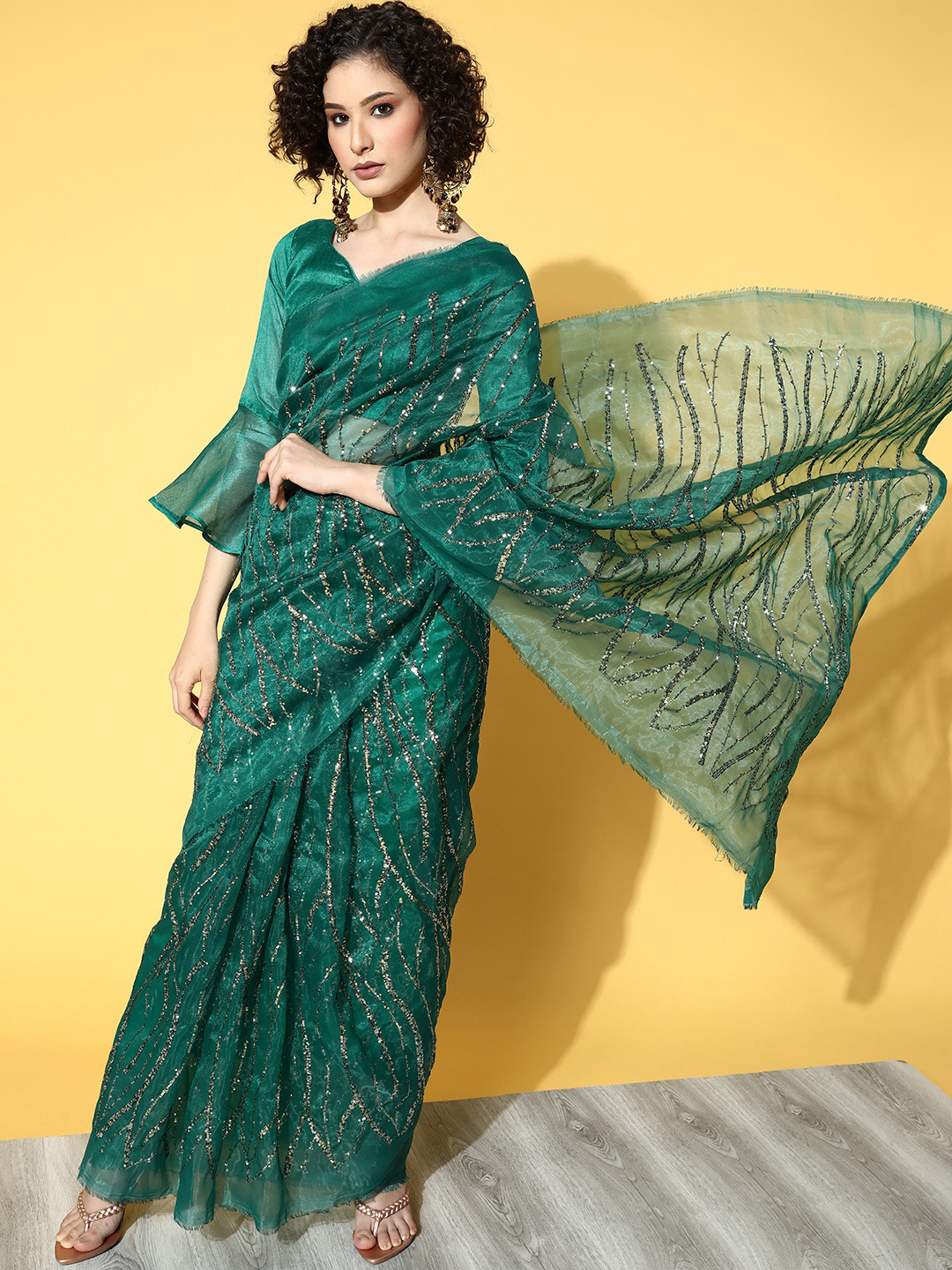 

Mitera Green & Gold-Toned Sequinned Organza Saree
