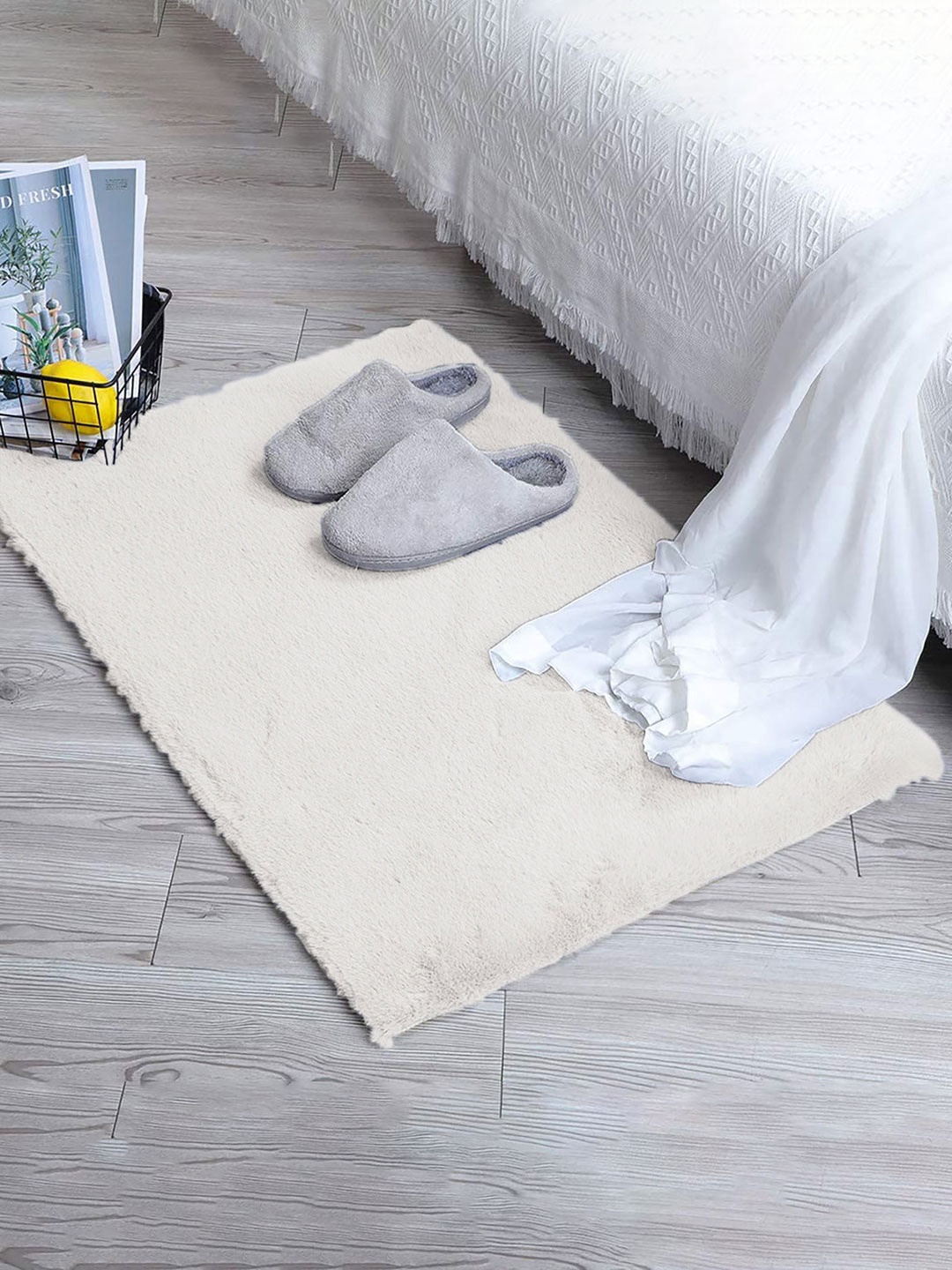 

LUXEHOME INTERNATIONAL Off-White 1800GSM Bath Rug