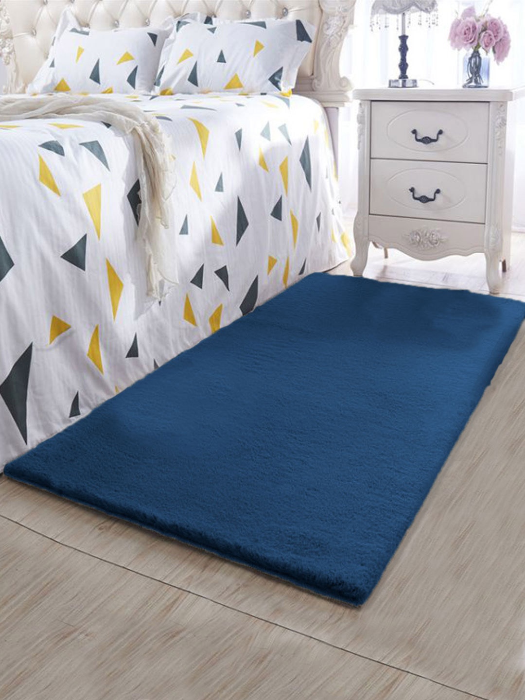 

LUXEHOME INTERNATIONAL Teal Ruffle Artificial Fur Anti-Skid Runner
