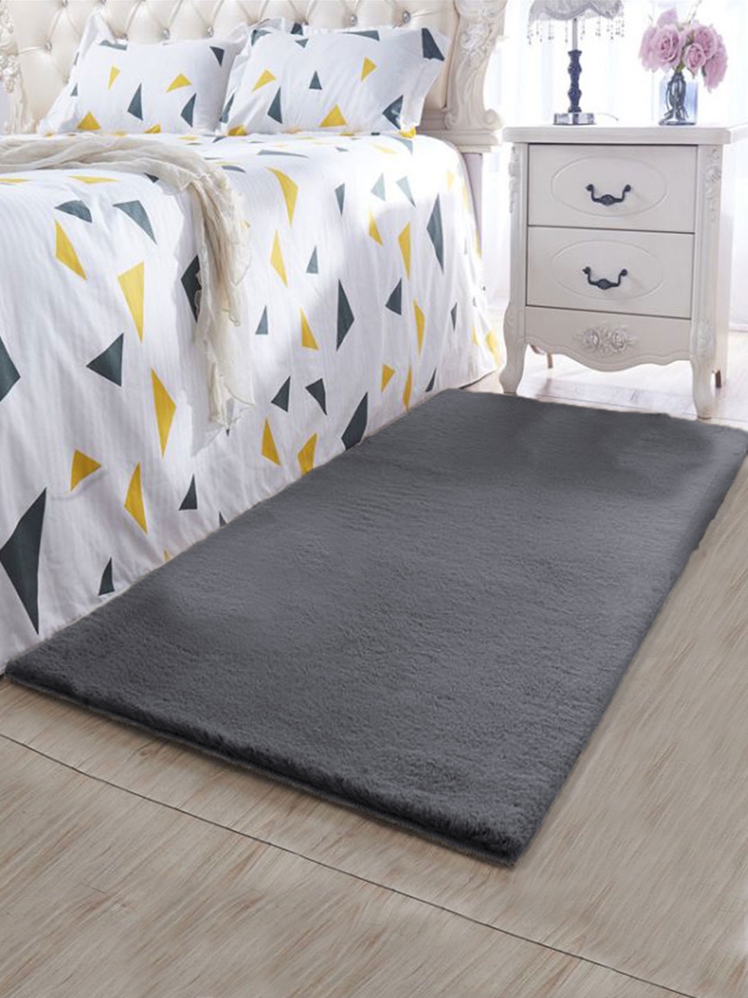 LUXEHOME INTERNATIONAL Grey Floor Runner