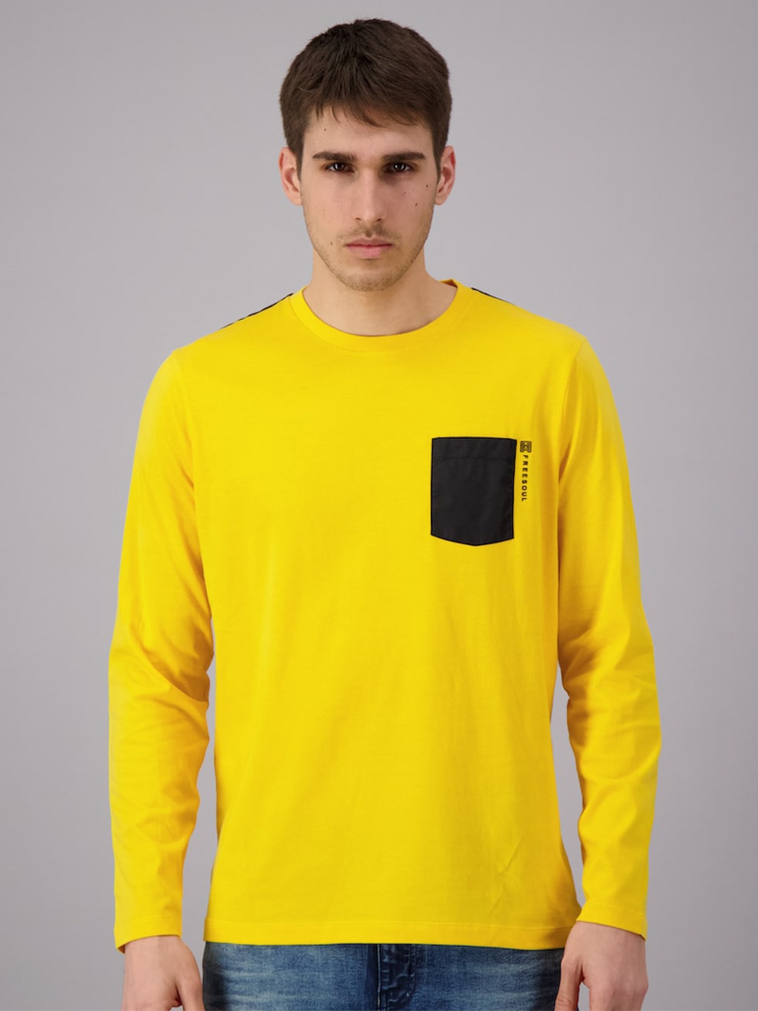 

FREESOUL Men Yellow & Black T-shirt