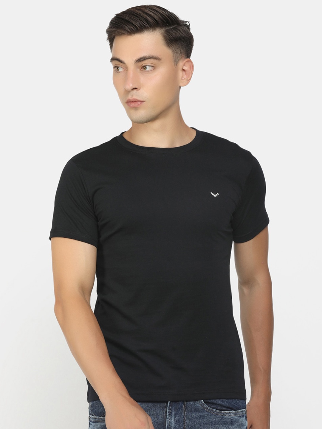 

V-Mart Men Black Slim Fit T-shirt