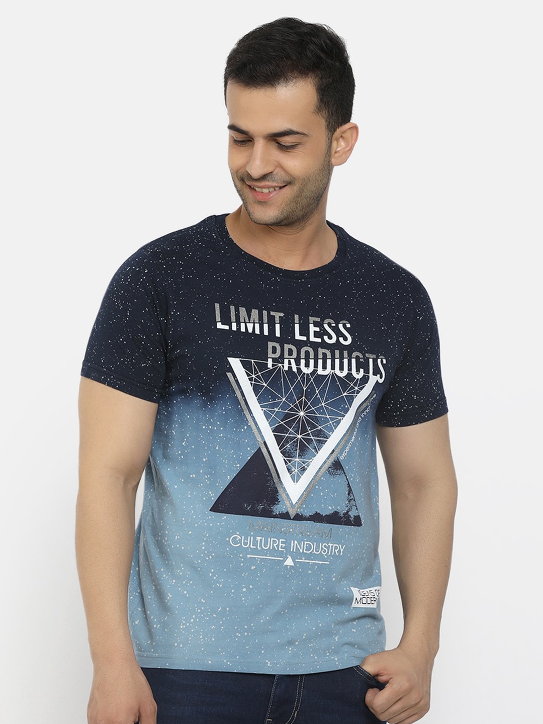 

V-Mart Men Blue & White Typography Printed Slim Fit T-shirt