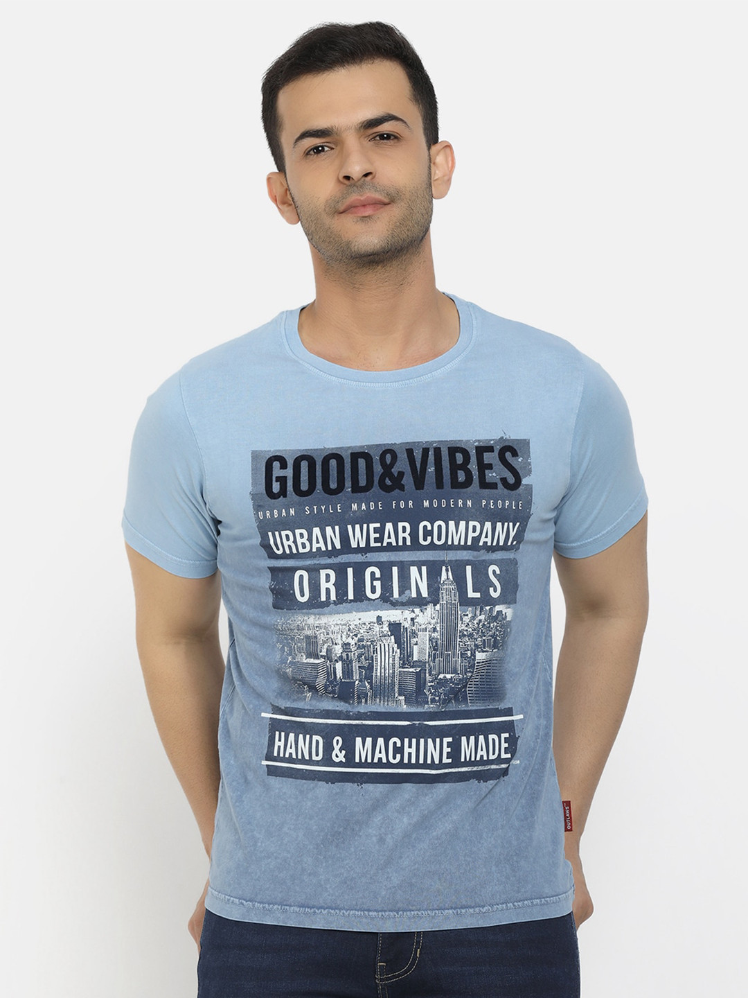 

V-Mart Men Blue & White Printed Slim Fit T-shirt