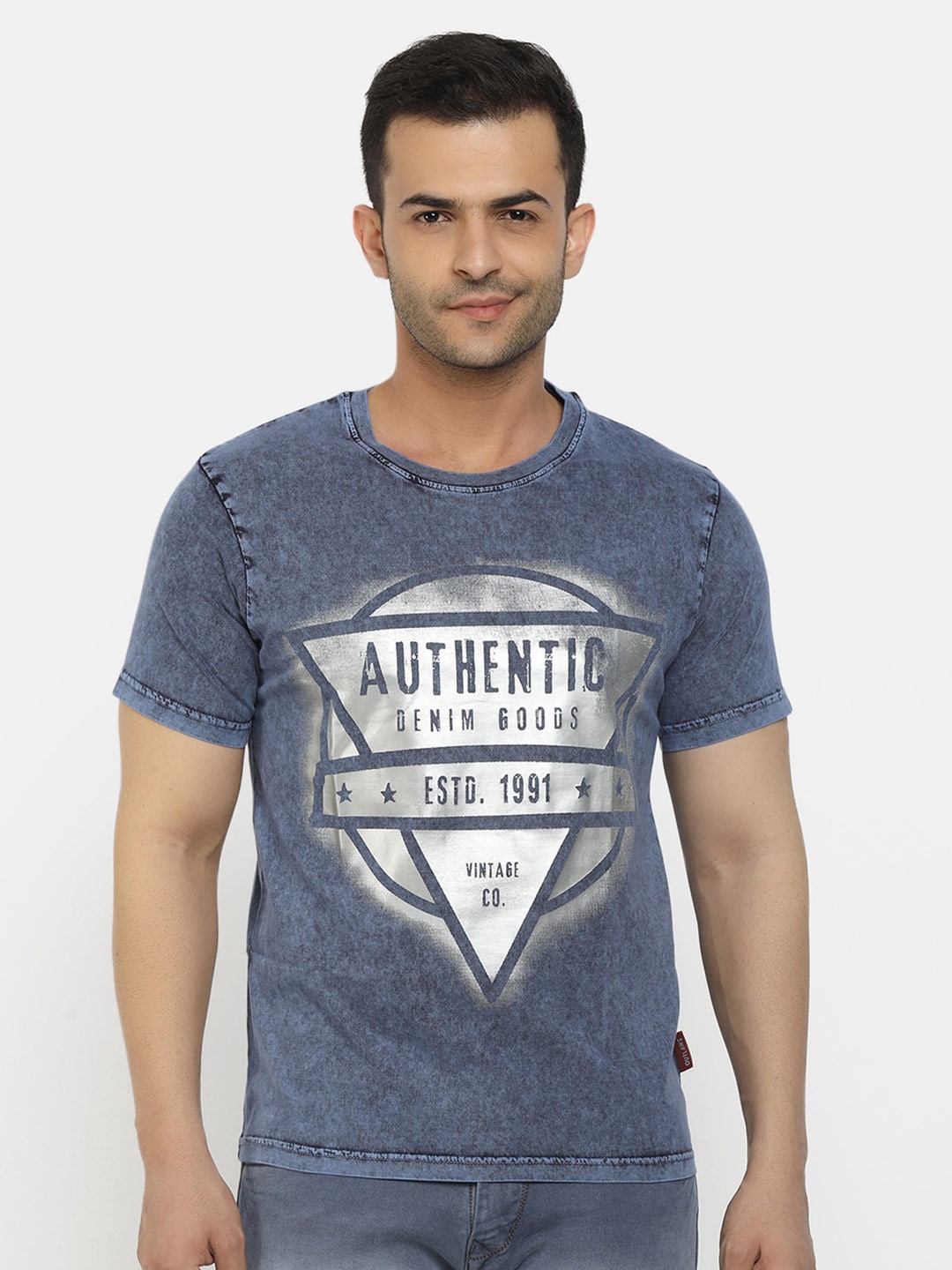 

V-Mart Men Blue Typography Printed Slim Fit T-shirt