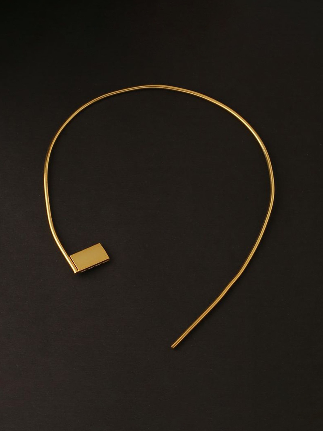 

Mitali Jain Gold-Toned Brass Gold-Plated Choker Necklace
