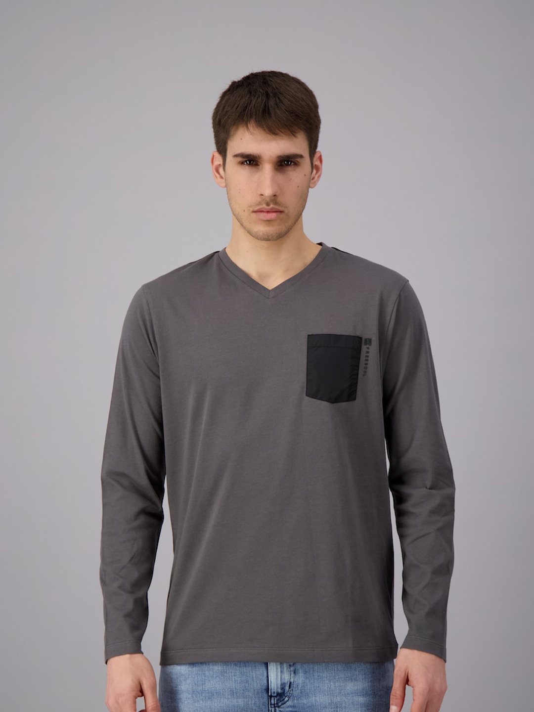 

FREESOUL Men Grey & Black V-Neck T-shirt