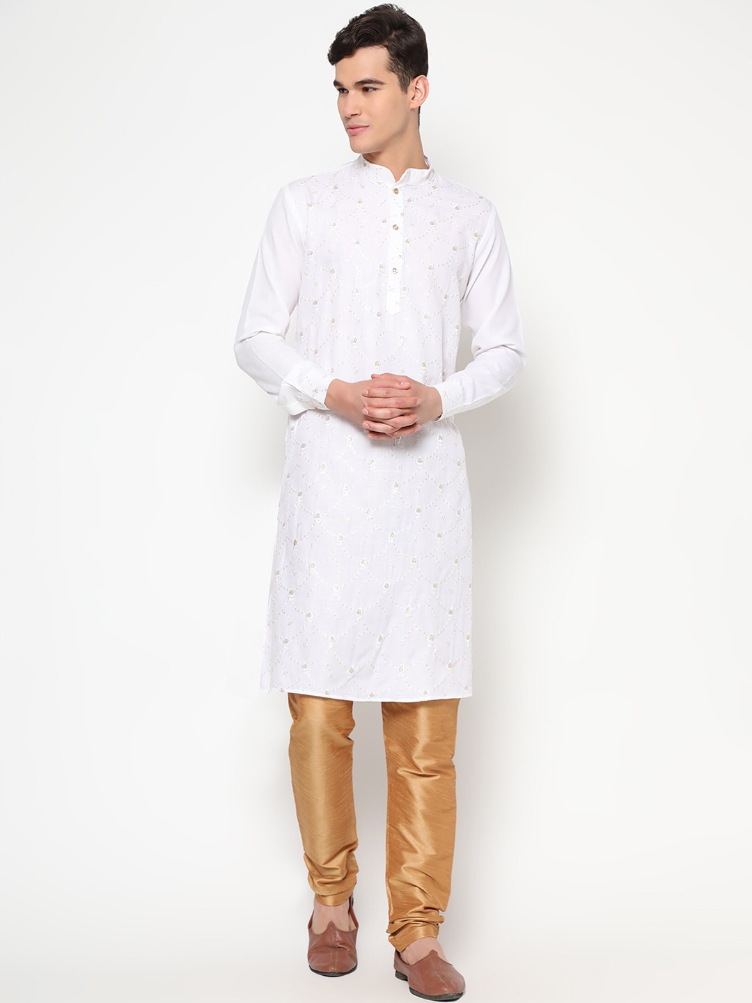 

Tasarika Men White Embroidered Sequinned Pure Cotton Kurta with Pyjamas