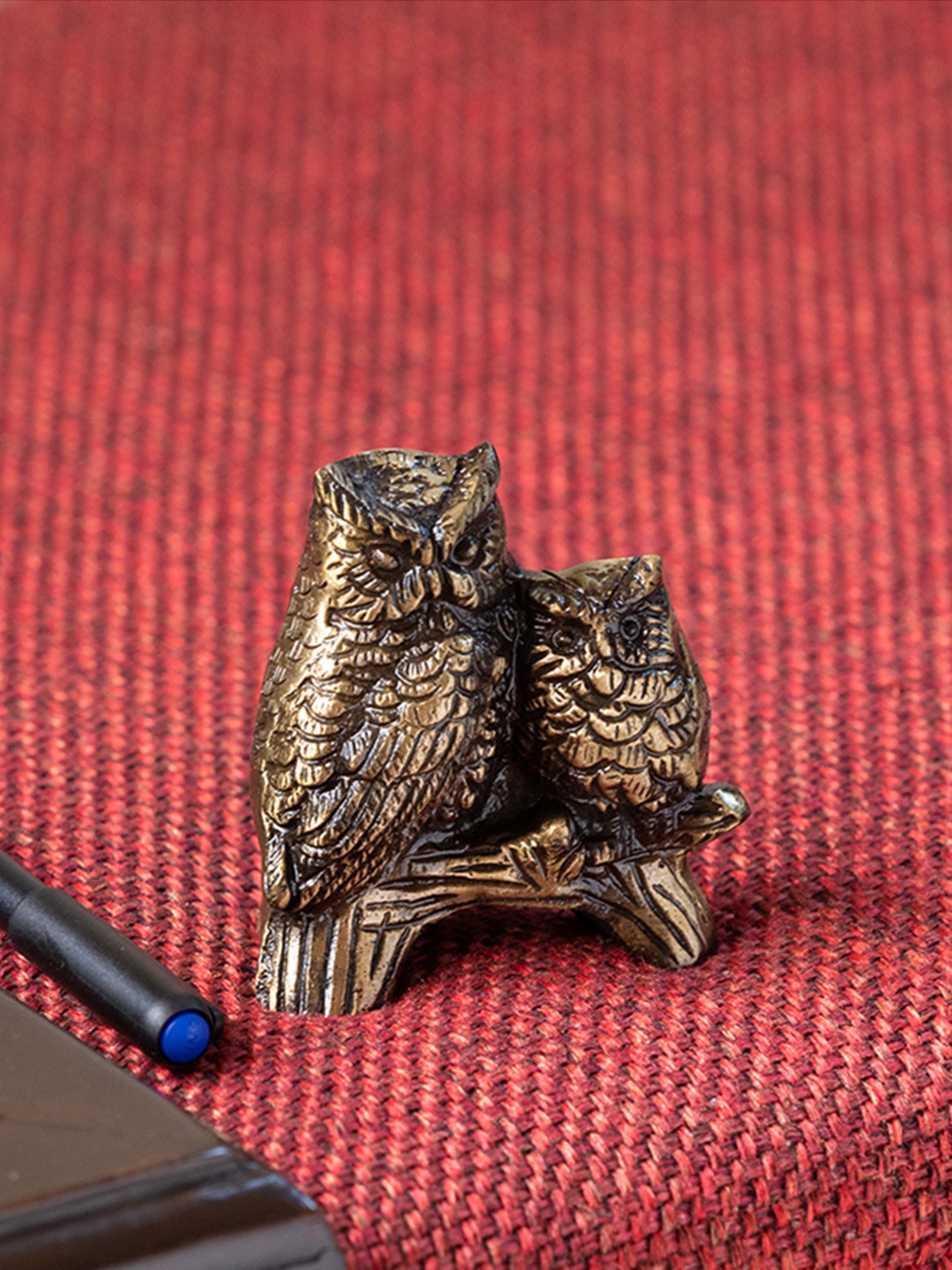 

ExclusiveLane Gold Toned Wise Owl Pair Hand-Etched Brass Carved Showpiece