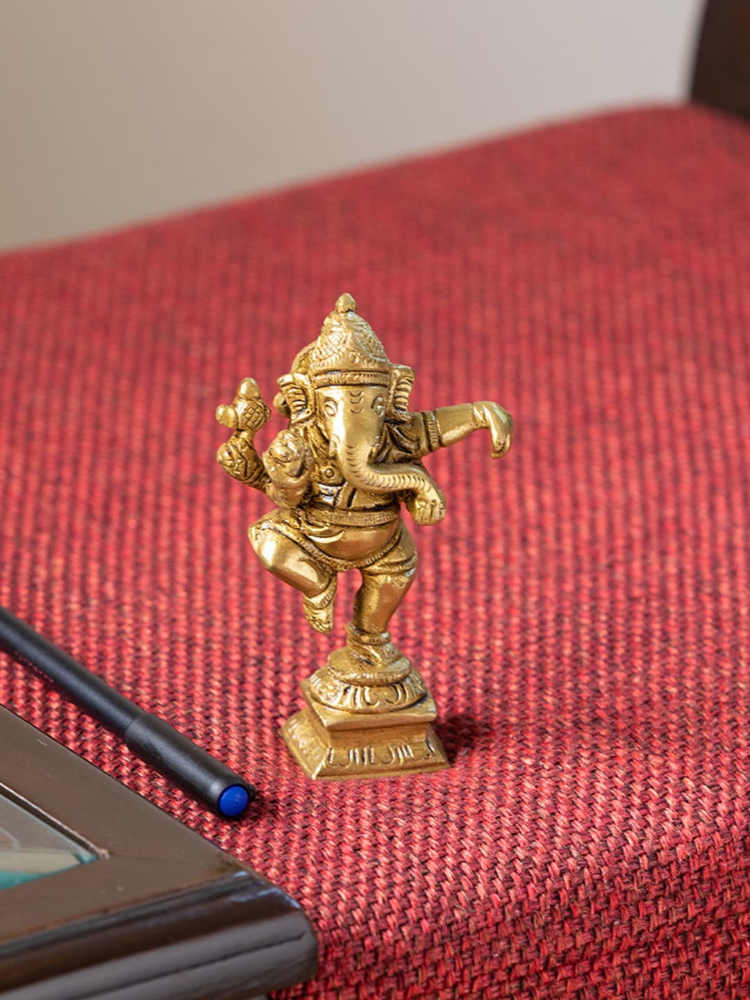 

ExclusiveLane Unisex Gold Hand-Etched 'Dancing Ganesha' Idol Brass Showpiece