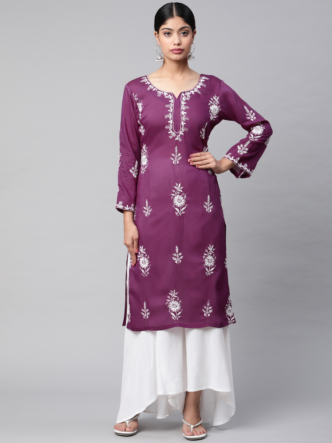 

SHADES OF FAASHION Women Mauve Floral Embroidered Chikankari Floral Chanderi Silk Kurta
