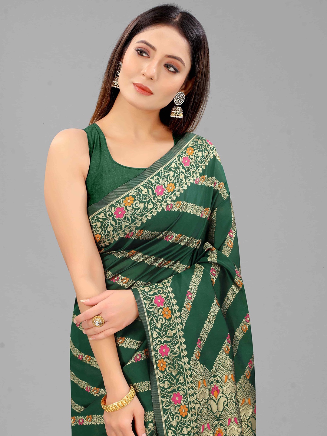 

Silk Land Green & Gold-Toned Woven Design Zari Banarasi Saree