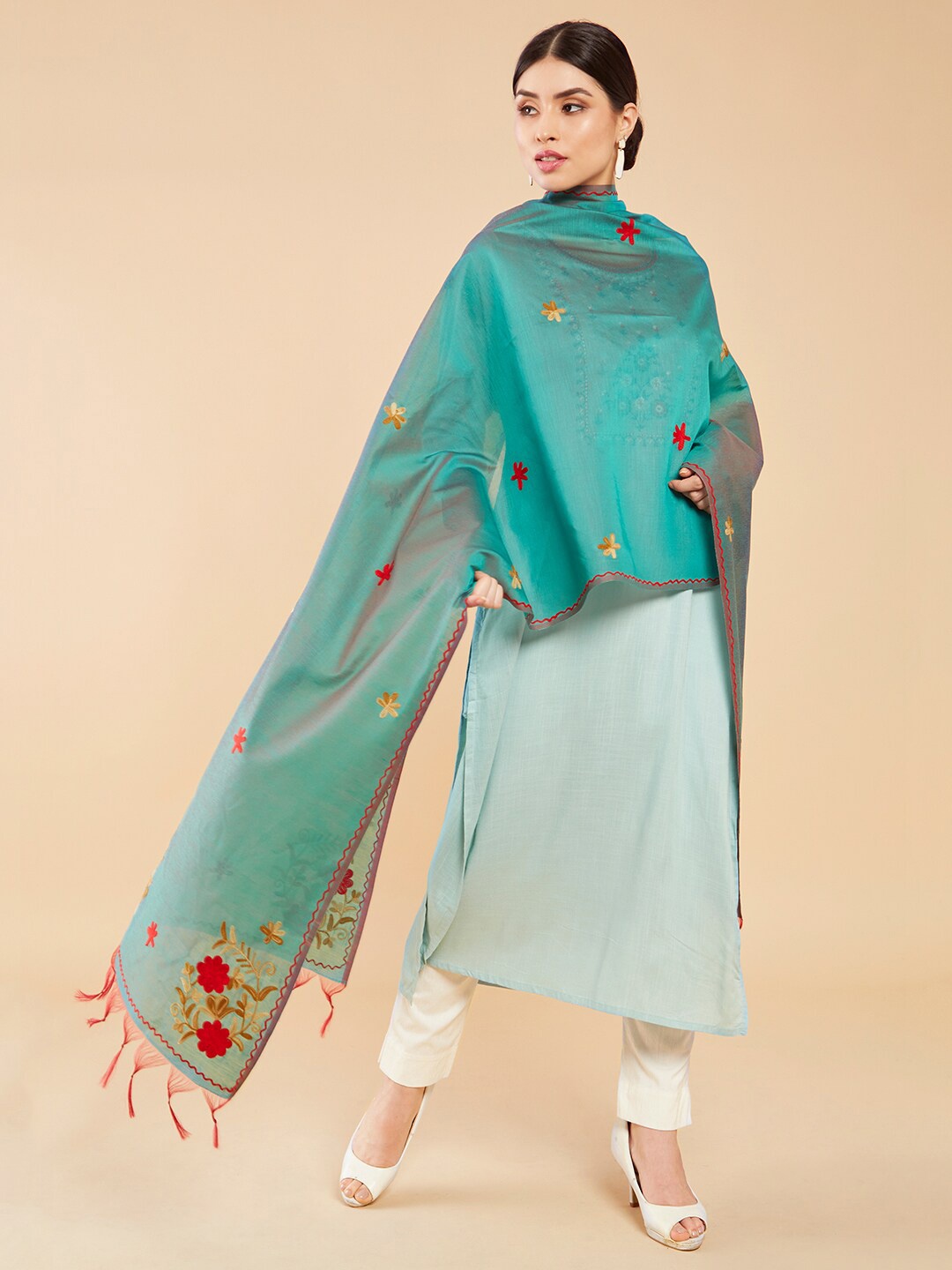 

Soch Green & Red Floral Embroidered Pure Cotton Dupatta with Thread Work
