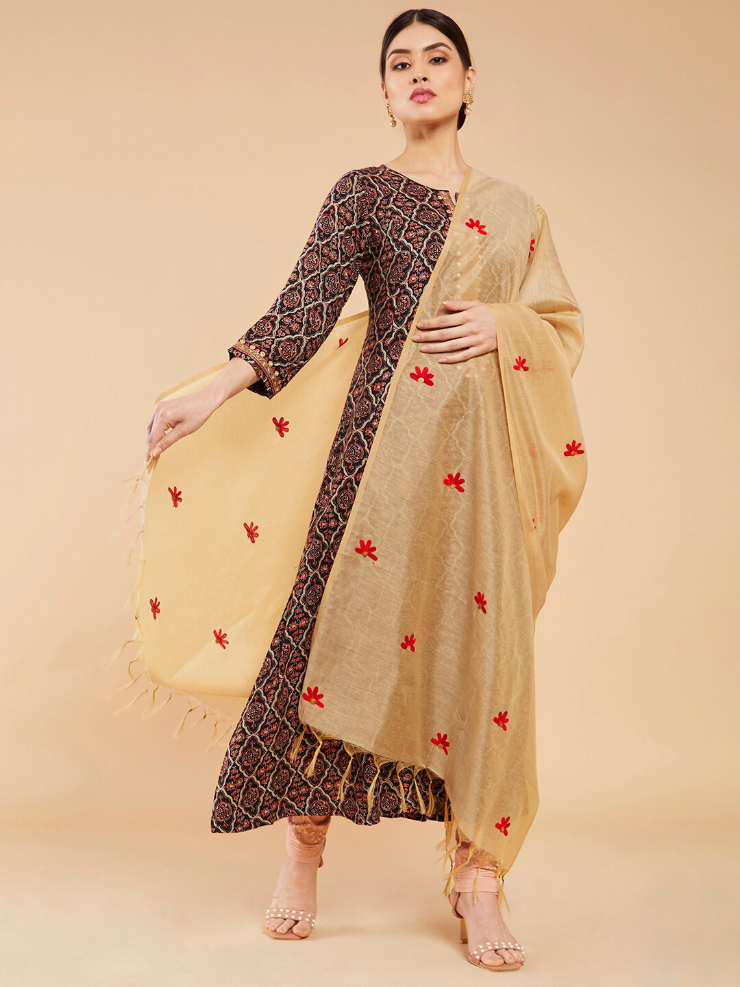 

Soch Beige & Red Embroidered Pure Cotton Dupatta