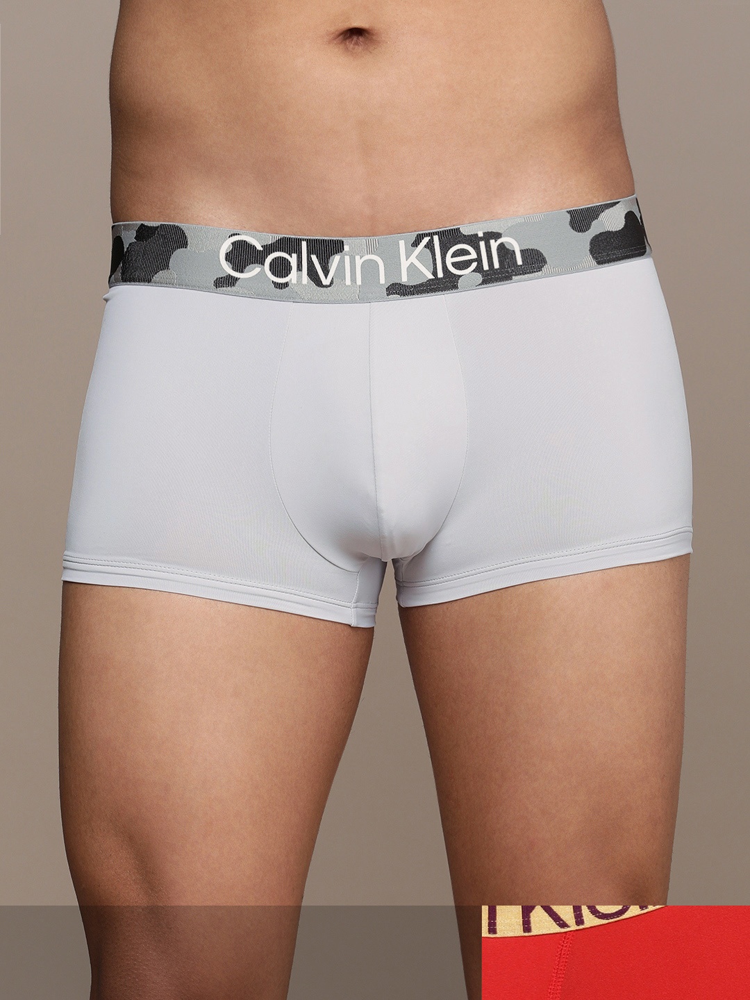 

Calvin Klein Underwear Men Pack Of 2 Solid Low Rise Trunks, Grey