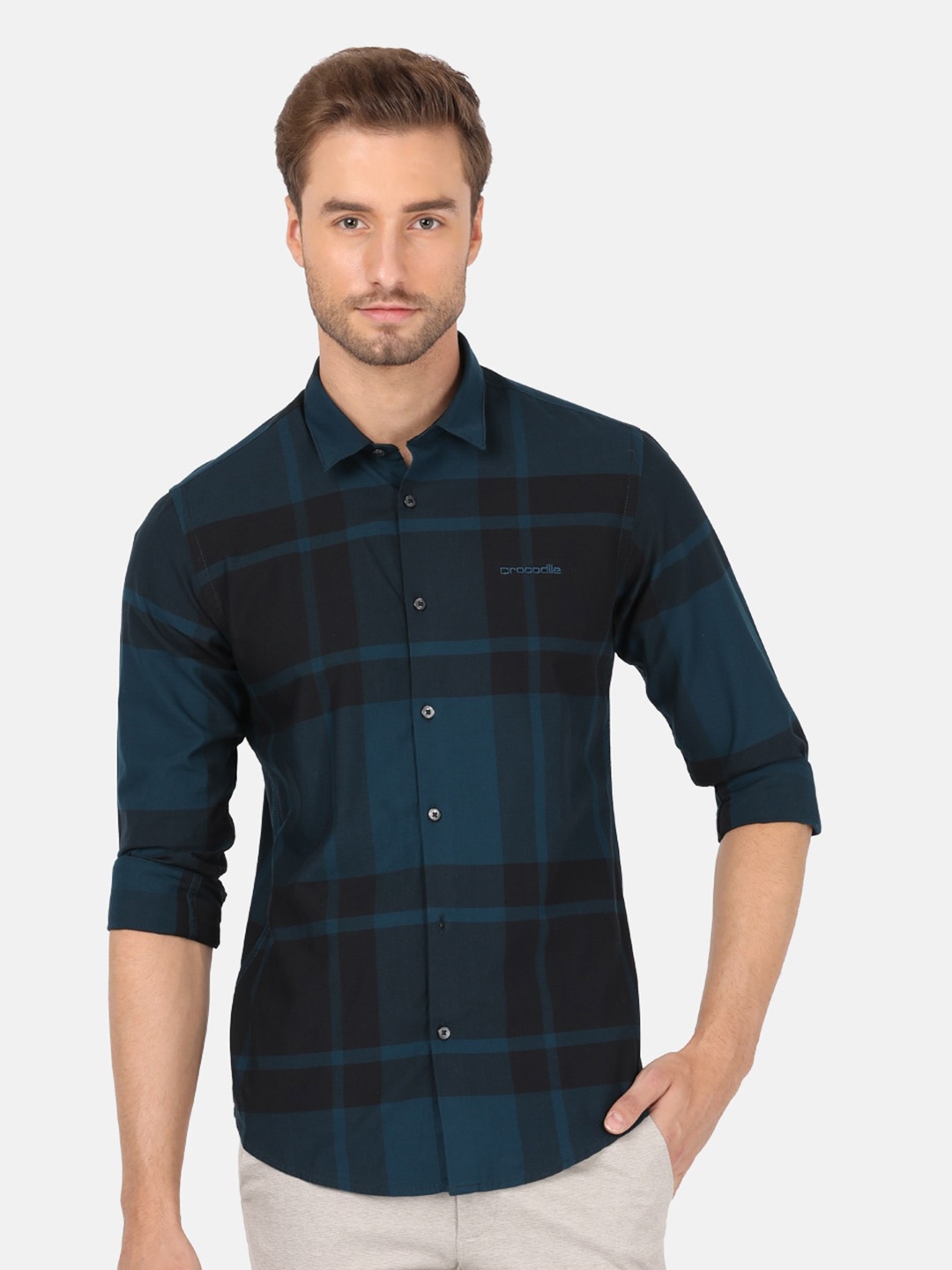 

Crocodile Men Teal & Black Classic Slim Fit Checked Casual Shirt