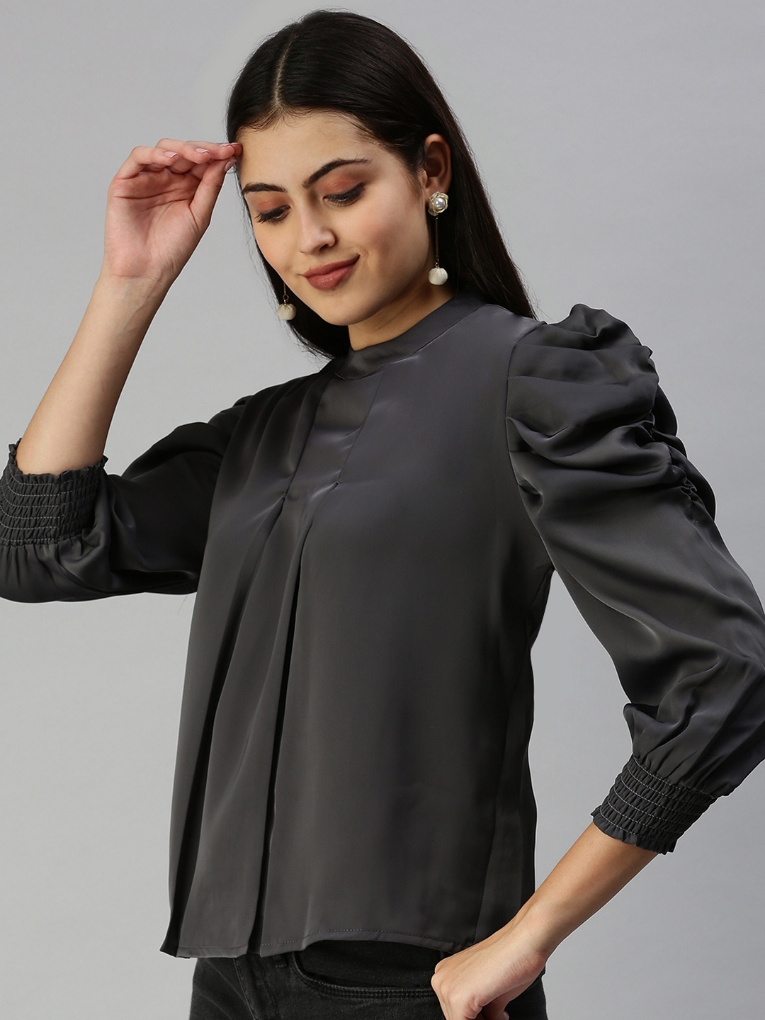 

SHOWOFF Women Grey Solid Smocked Top