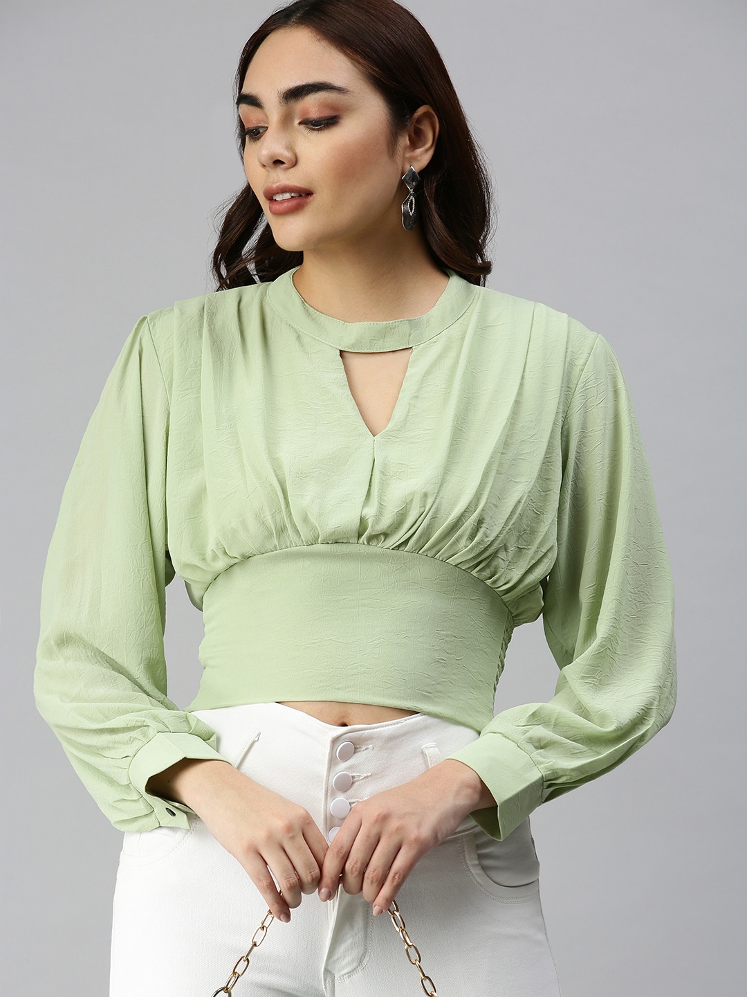 

SHOWOFF Green Keyhole Neck Georgette Cinched Waist Crop Top