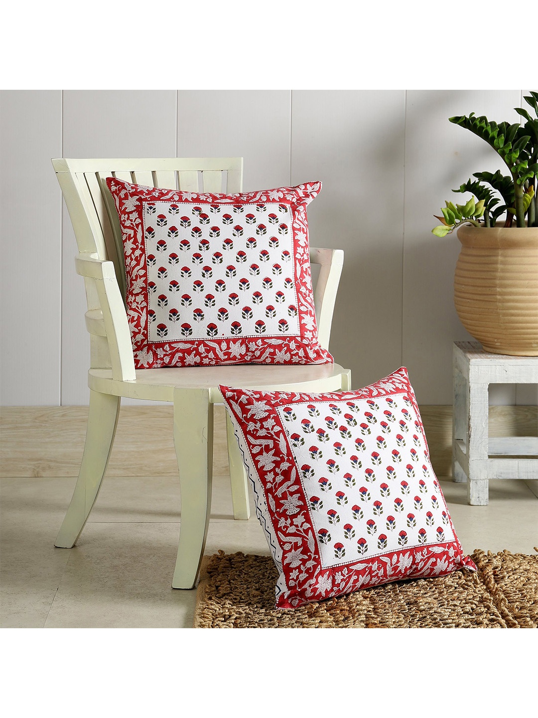 

HANDICRAFT PALACE White & Red Set of 2 Floral Square Cushion Covers