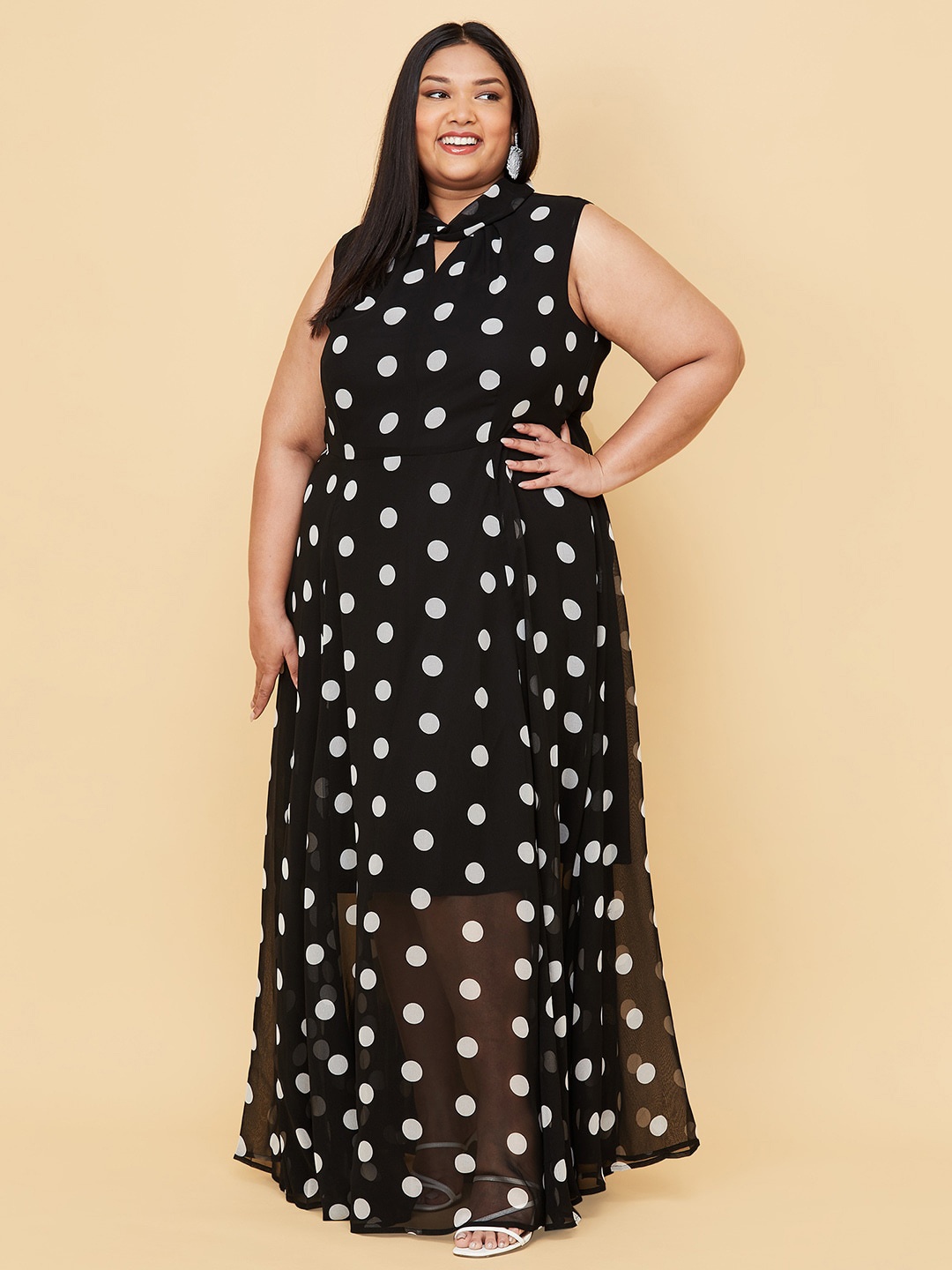 

max Plus Size Black & White Polka Dots Printed Keyhole Neck Maxi Dress