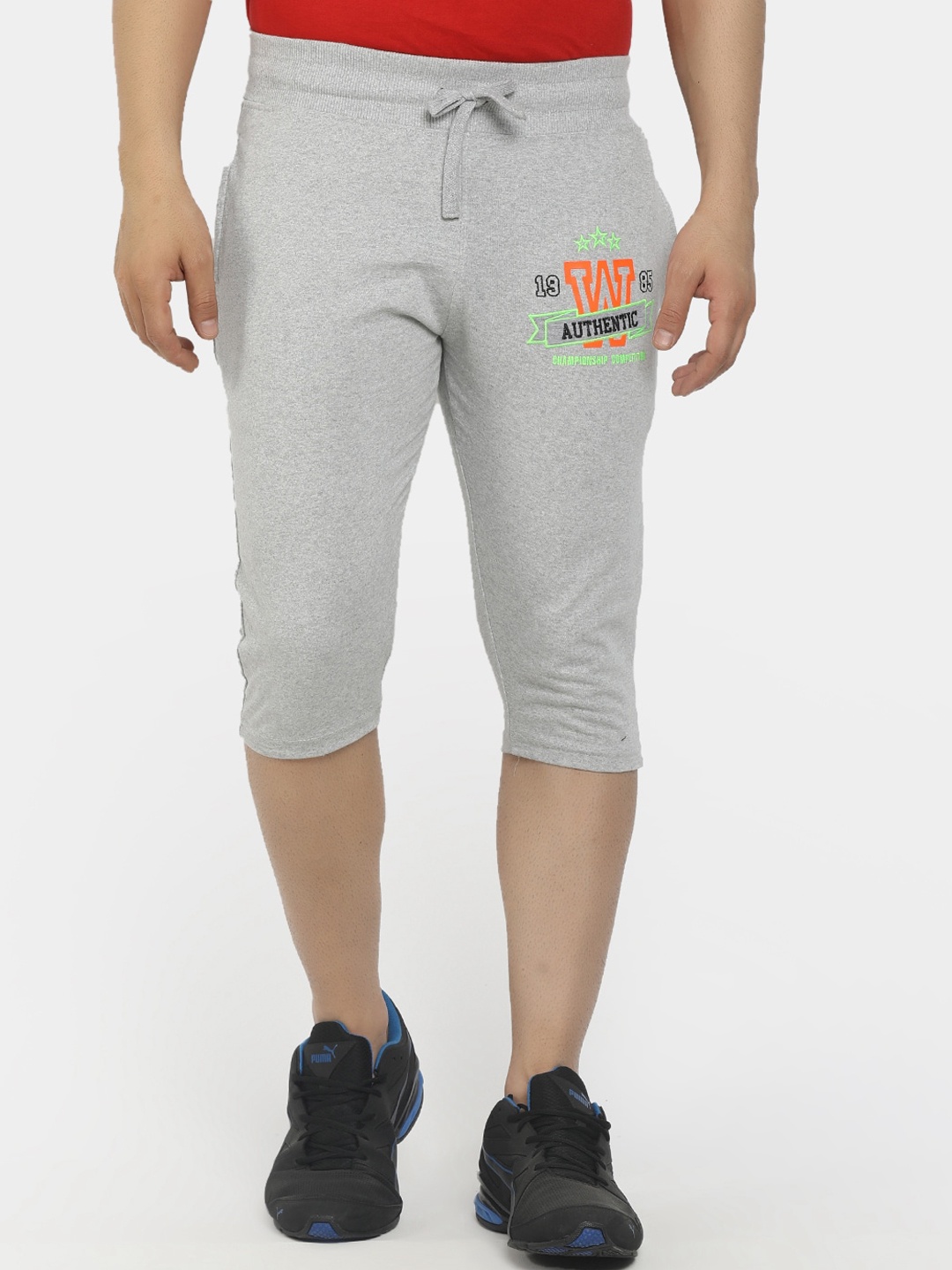 

V-Mart Men Grey Solid Mid Rise Regular Fit Outdoor Shorts