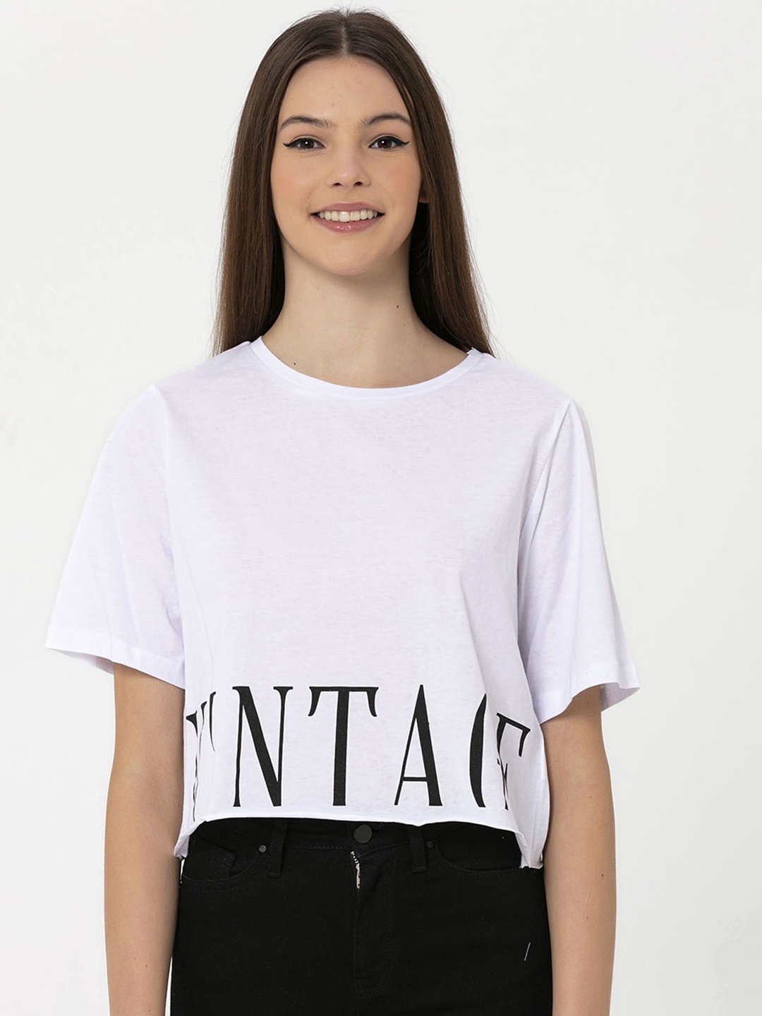 

Miss Poem Women White Typography Printed Drop-Shoulder Sleeves Pure Cotton T-shirt