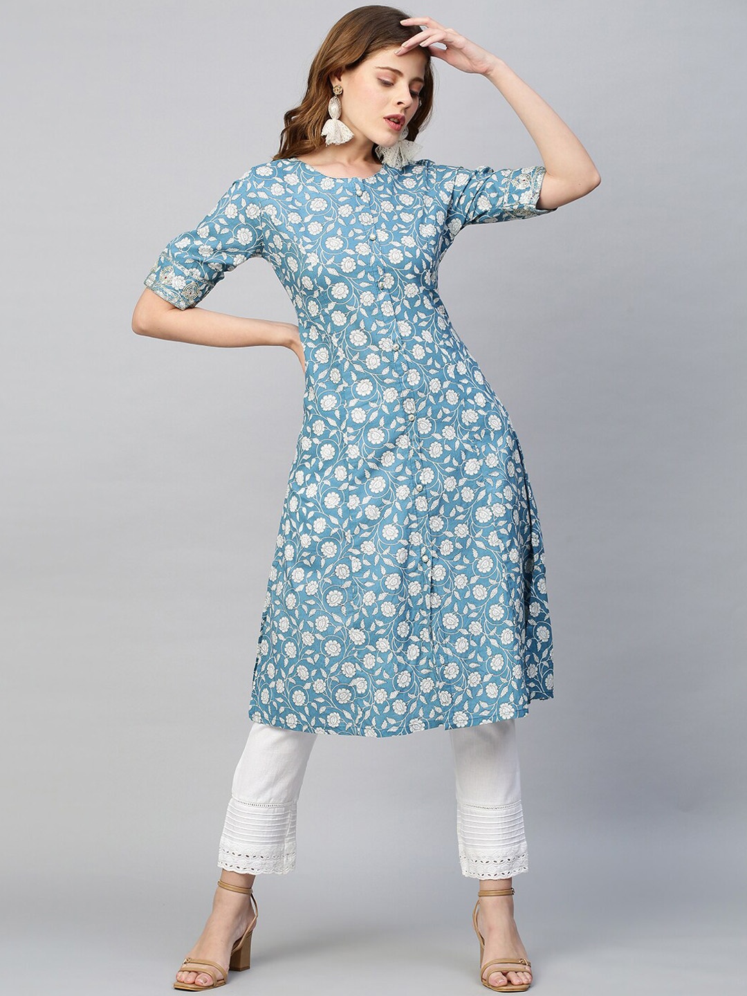 

FASHOR Women Blue & White Ethnic Motifs Printed Thread Work Cotton Kurta