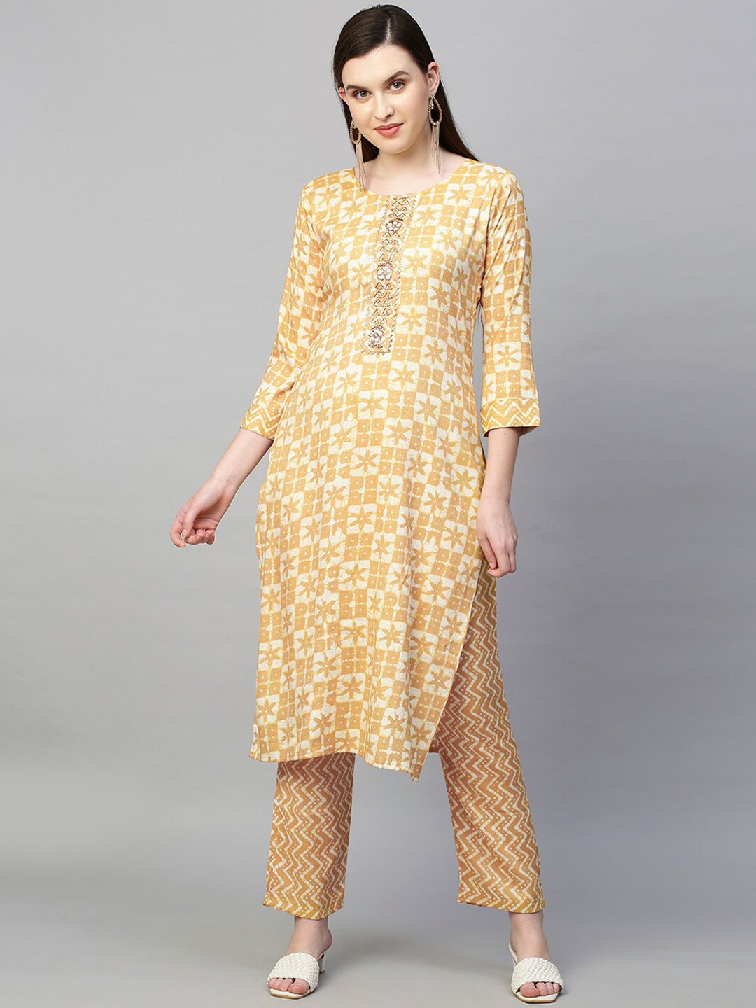

FASHOR Women Mustard Yellow Ethnic Motifs Printed Gotta Patti Kurti with Trousers