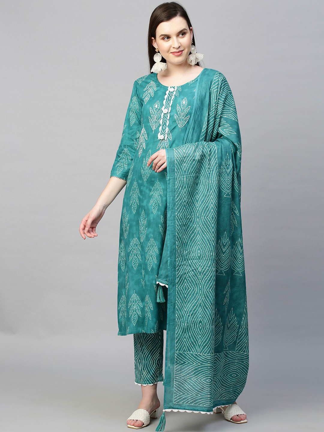

FASHOR Women Green Gotta Patti Pure Cotton Kurta with Trousers & With Dupatta, Teal