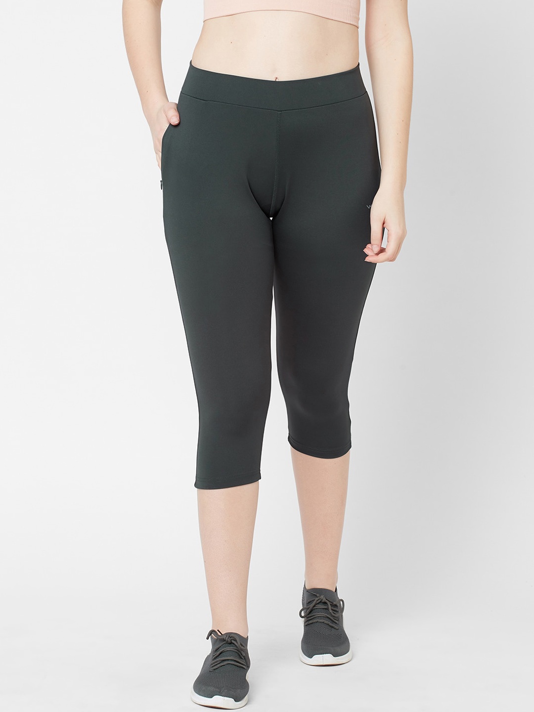 

Sweet Dreams Women Grey Solid Three Fourth Length Workout Tights