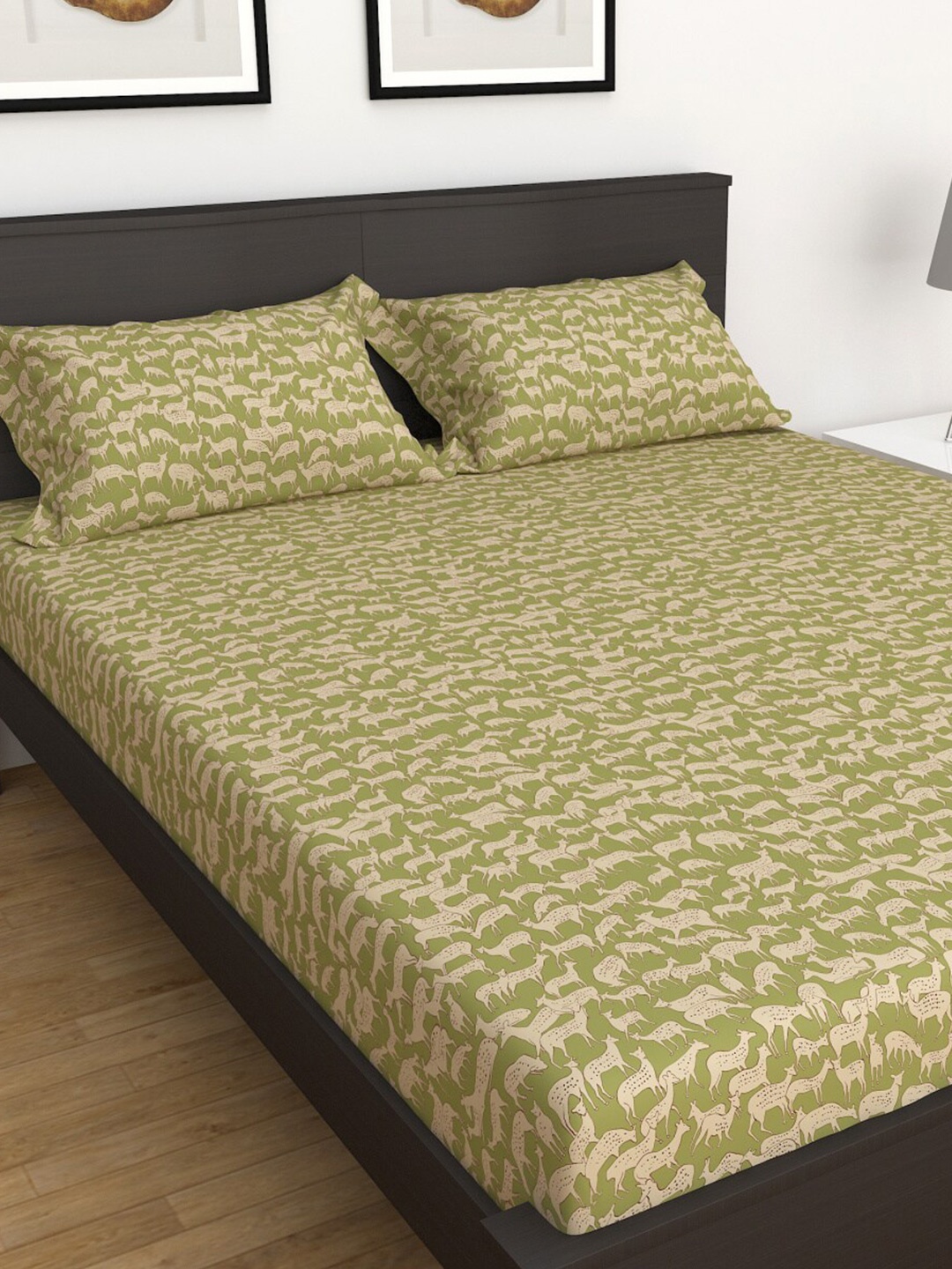

Home Centre Green & Beige Conversational Cotton 180 TC King Bedsheet With 2 Pillow Covers