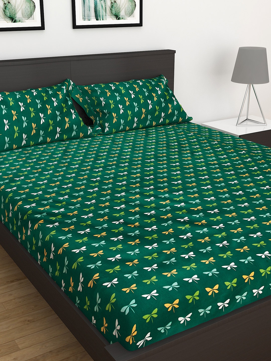 

Home Centre White & Green Dragonfly Printed Queen Bedsheet Set with 2 Pillow Covers