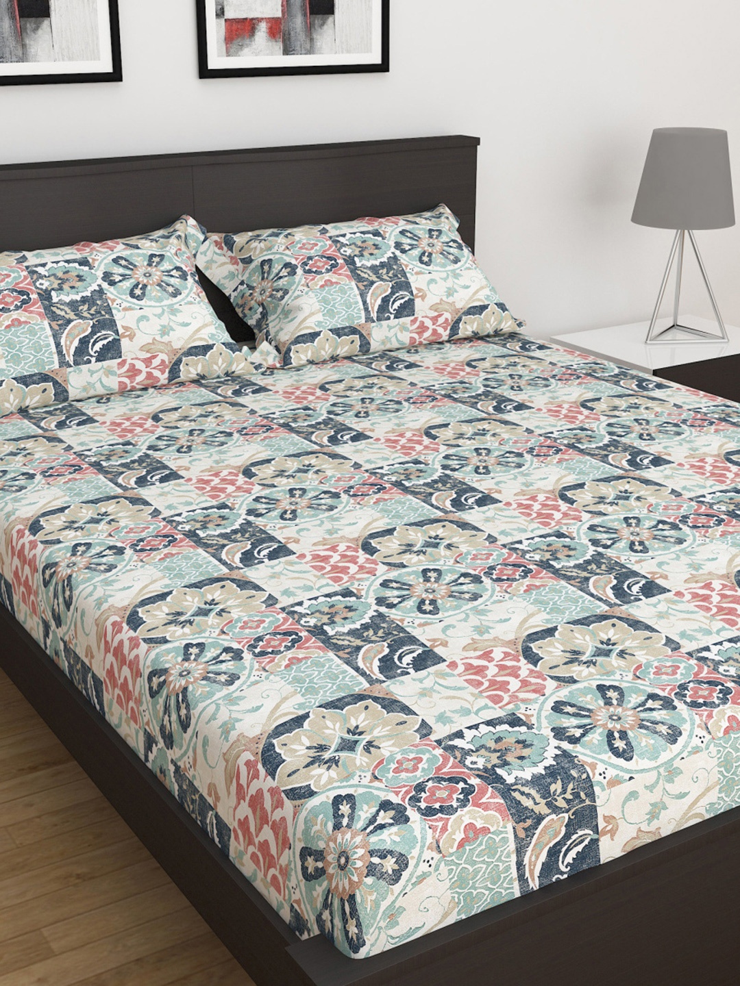 

Home Centre Green & Red Ethnic Motifs 150 TC King Bedsheet with 2 Pillow Covers