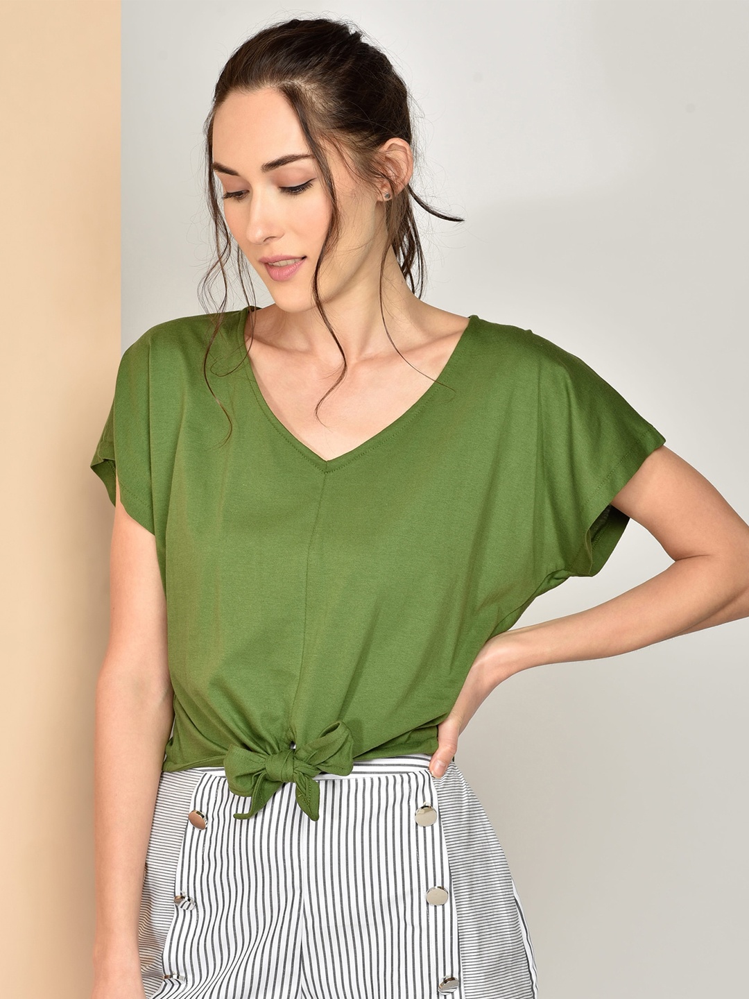 

CHIMPAAANZEE Green Extended Sleeves Waist Tie Up Cotton Crop Top