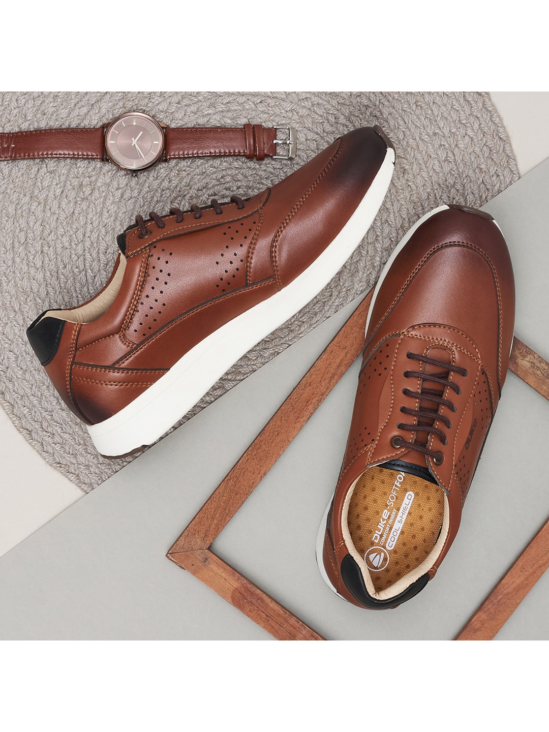 

Duke Men Tan Sneakers