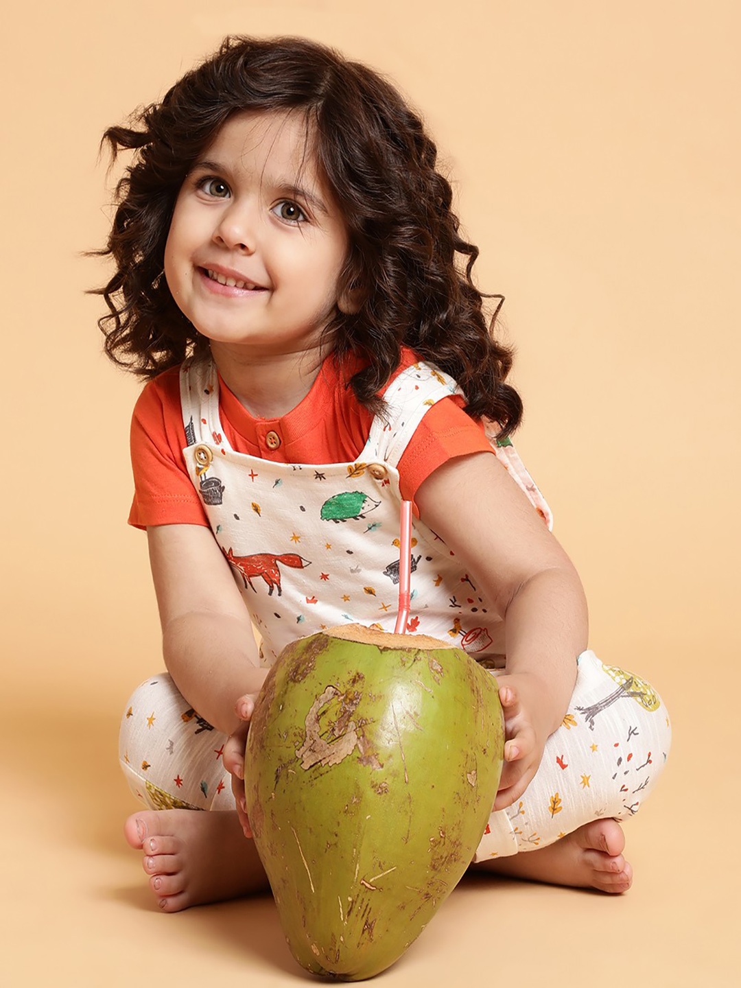 

MiArcus Kids Off White & Orange Printed Cotton Dungarees with T-Shirt