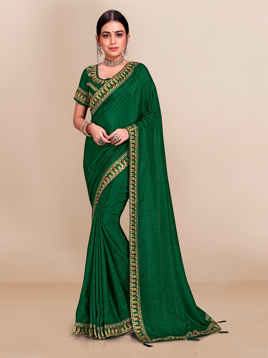 

VAIRAGEE Green & Golden Silk Blend Saree