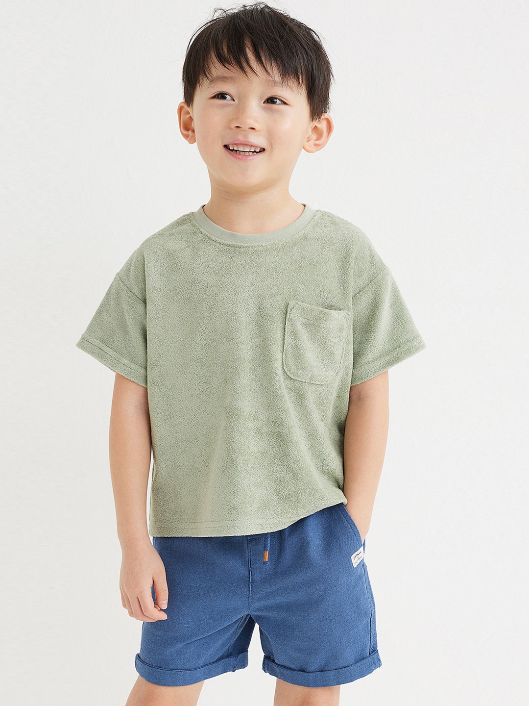 

H&M Boys Blue Solid Twill Shorts