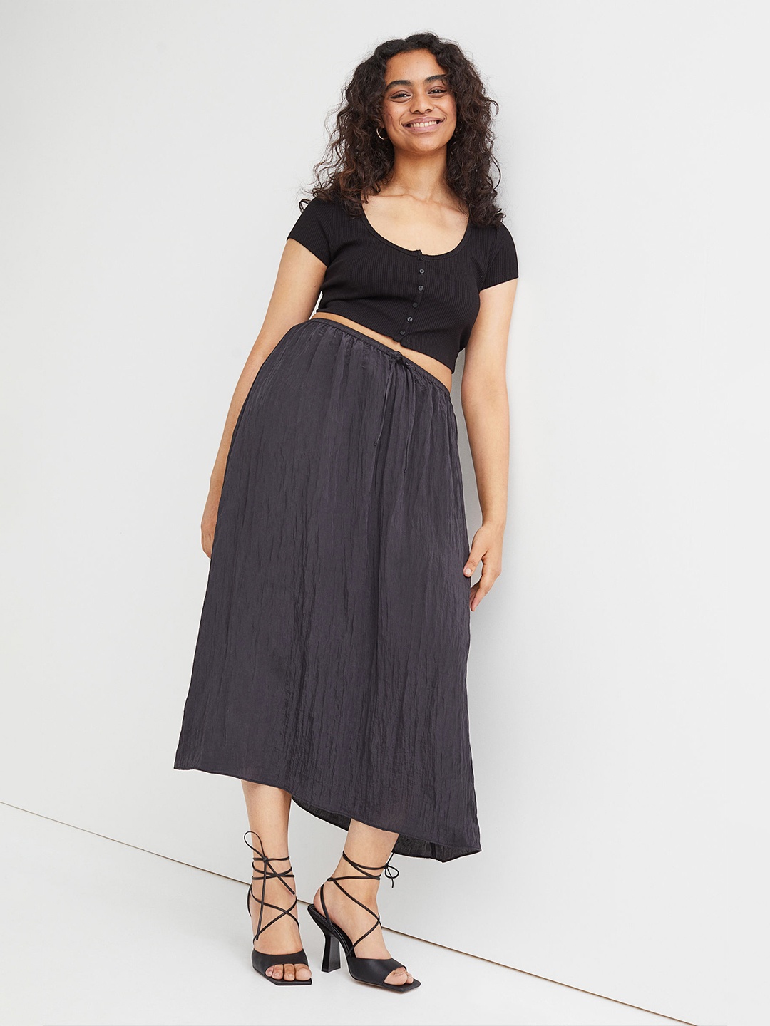 

H&M Women Black Cropped Top
